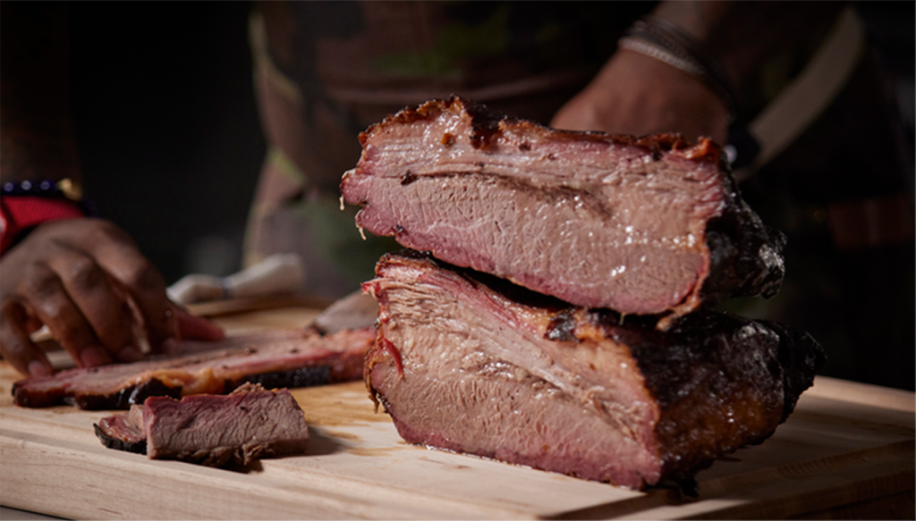 Slicing brisket